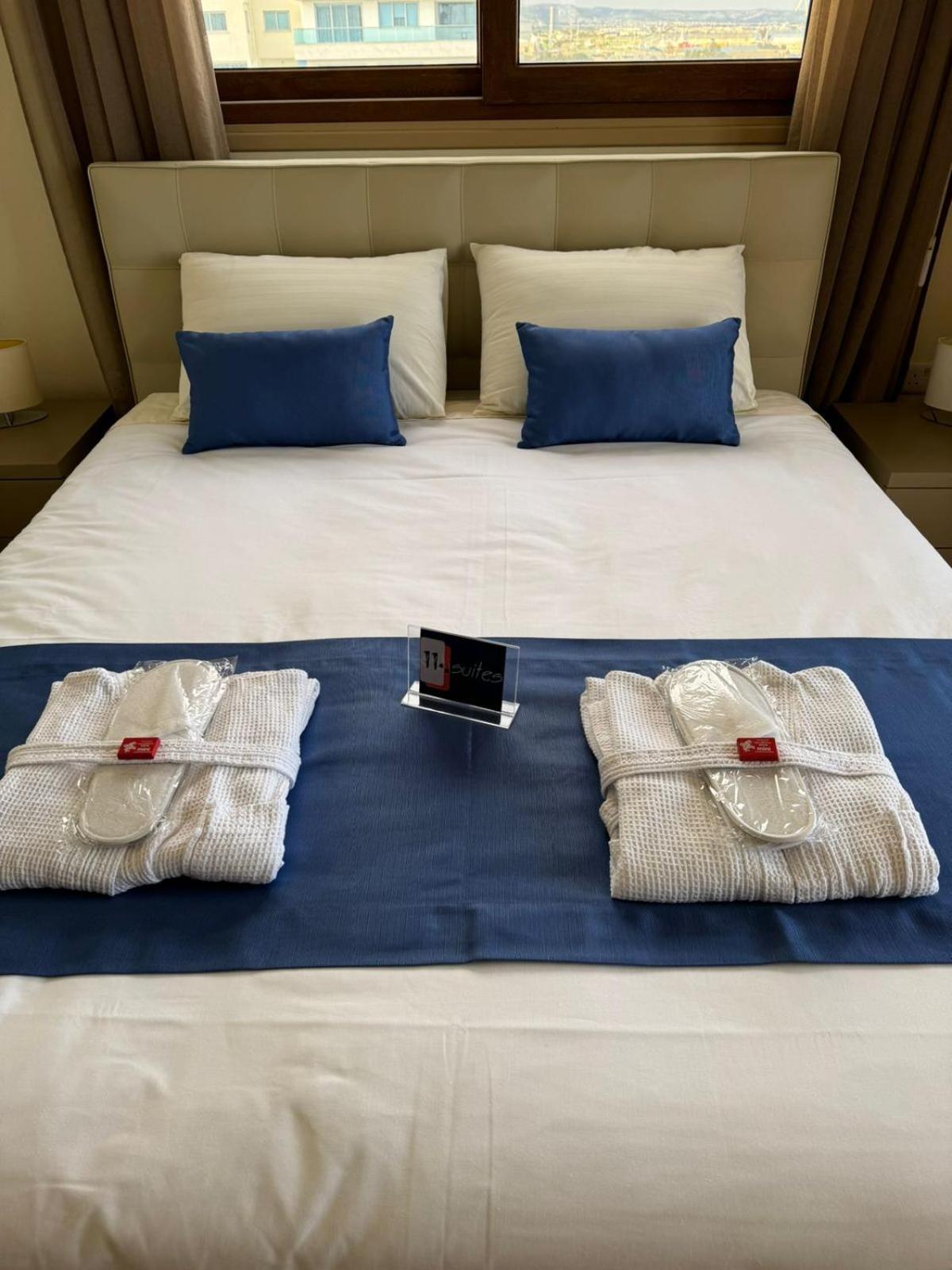 11 Suites - Golden Sunrise Suite Larnaca Oda fotoğraf